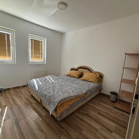 Dp Lux Apartman Obrenovac Экстерьер фото